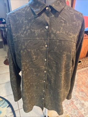 White Stag Olive Paisley Button-Front Shirt